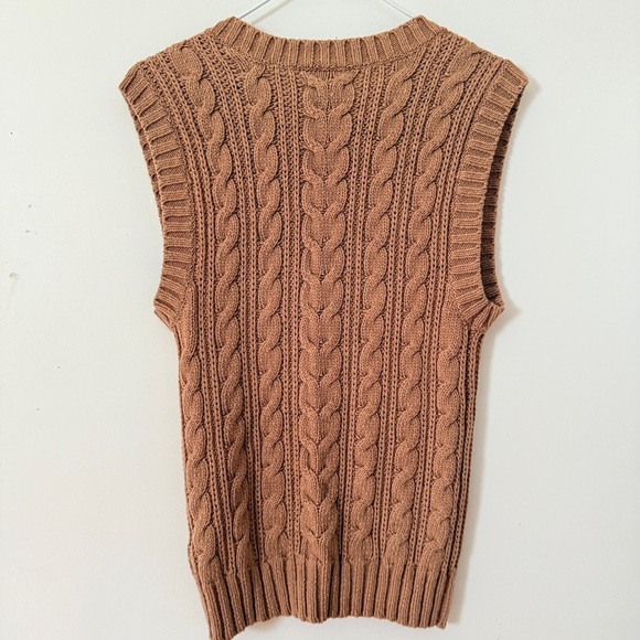 American Eagle Outfitters Brown Cable Knit V-Neck Sweater - Picture 2 of 4